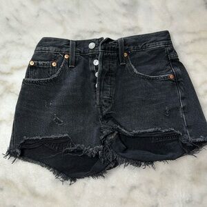 Black Levi’s Jean short high waisted